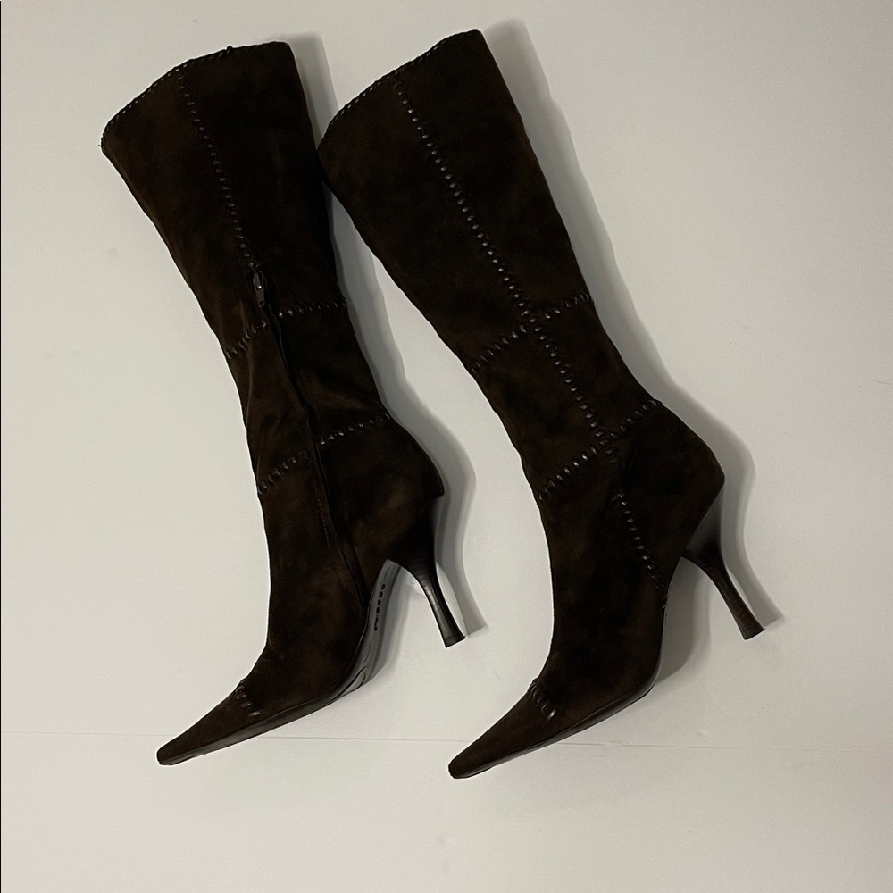 Y2K BCBGirls chocolate brown faux suede pointy toe knee high stretch boots - Picture 5 of 10